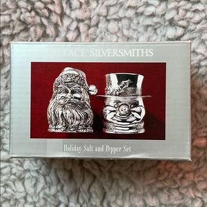 Christmas Salt and Pepper set.